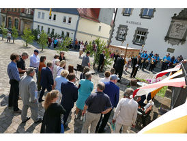 Fronleichnamsprozession durch die Straßen von Naumburg (Foto: Karl-Franz Thiede)